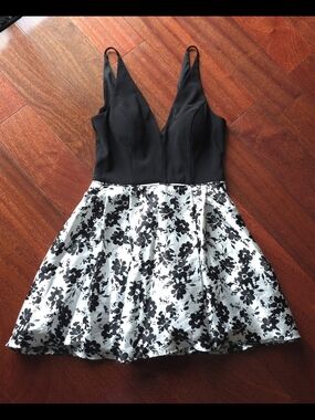 Black & White Floral V-Neck Fit-and-Flare Mini Dress